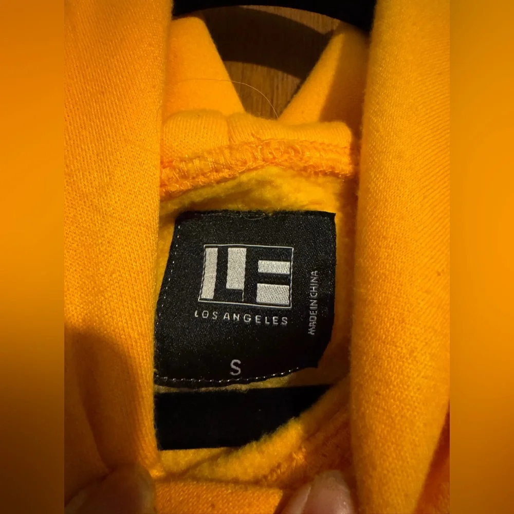 Cropped Hoodie With Flare Sleeves - Picture 3 of 4